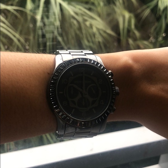 Michael Kors Women’s Watch Oversized Runway Metallic Black - Picture 2 of 7